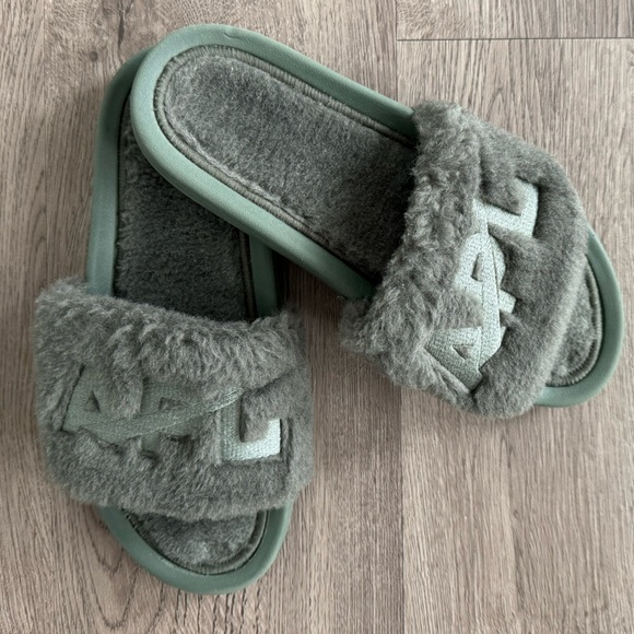 APL ATHLETIC PROPULSION LABS
SHEARLING LOGO SLIDE•FATIGUE•SIZE 9 - Picture 8 of 13